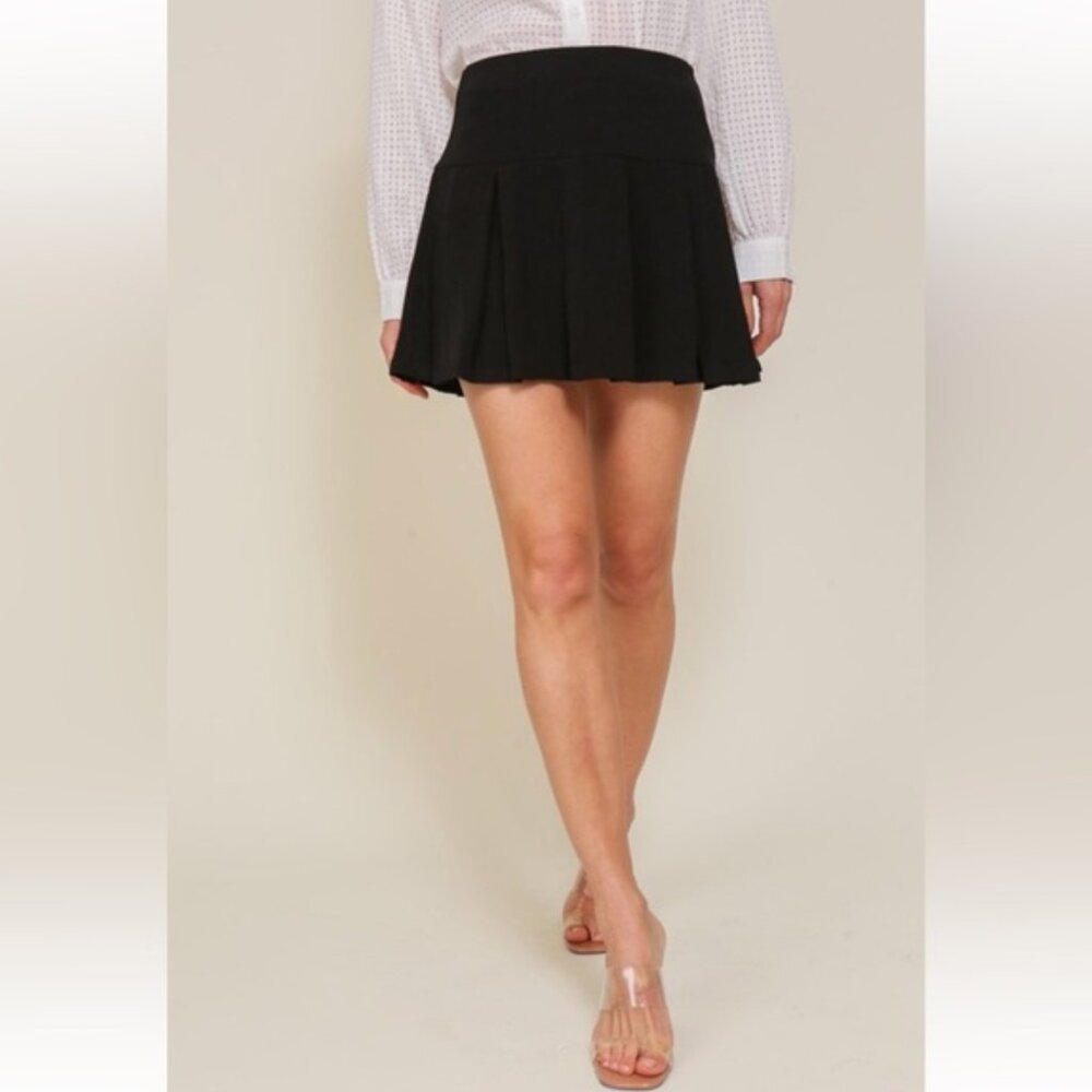 LUMIERE Black High Waisted Pleated Mini Tennis Skirt NEW